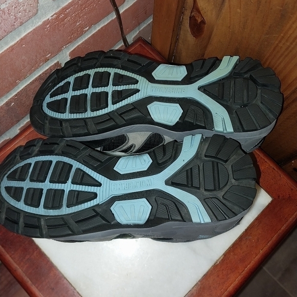 NEW WITHOUT BOX WOLVERINE Work & Hiking Shoes Mens Size 8 Waterproof. - Picture 2 of 6